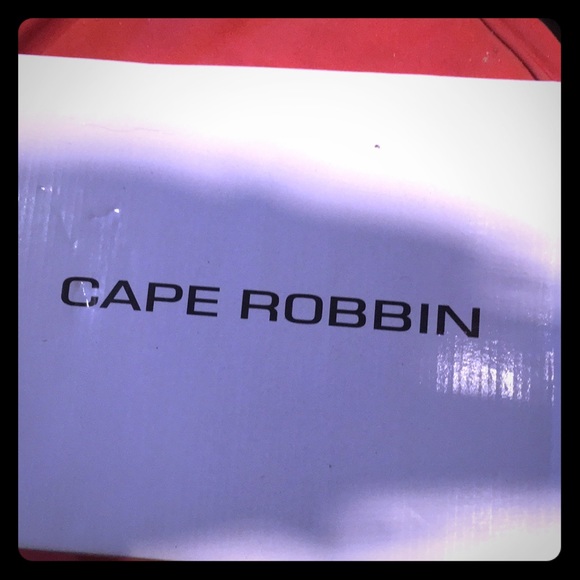 SOLD - Olive Cape Robbin heel Sandals - Picture 2 of 5